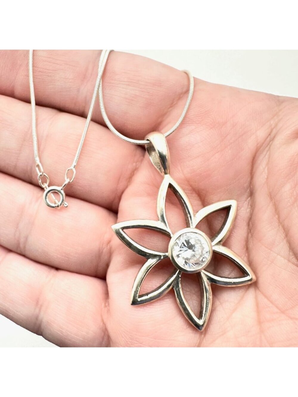 Silpada Sterling Silver Crystal Womens Necklace Open Flower Pendant Retired